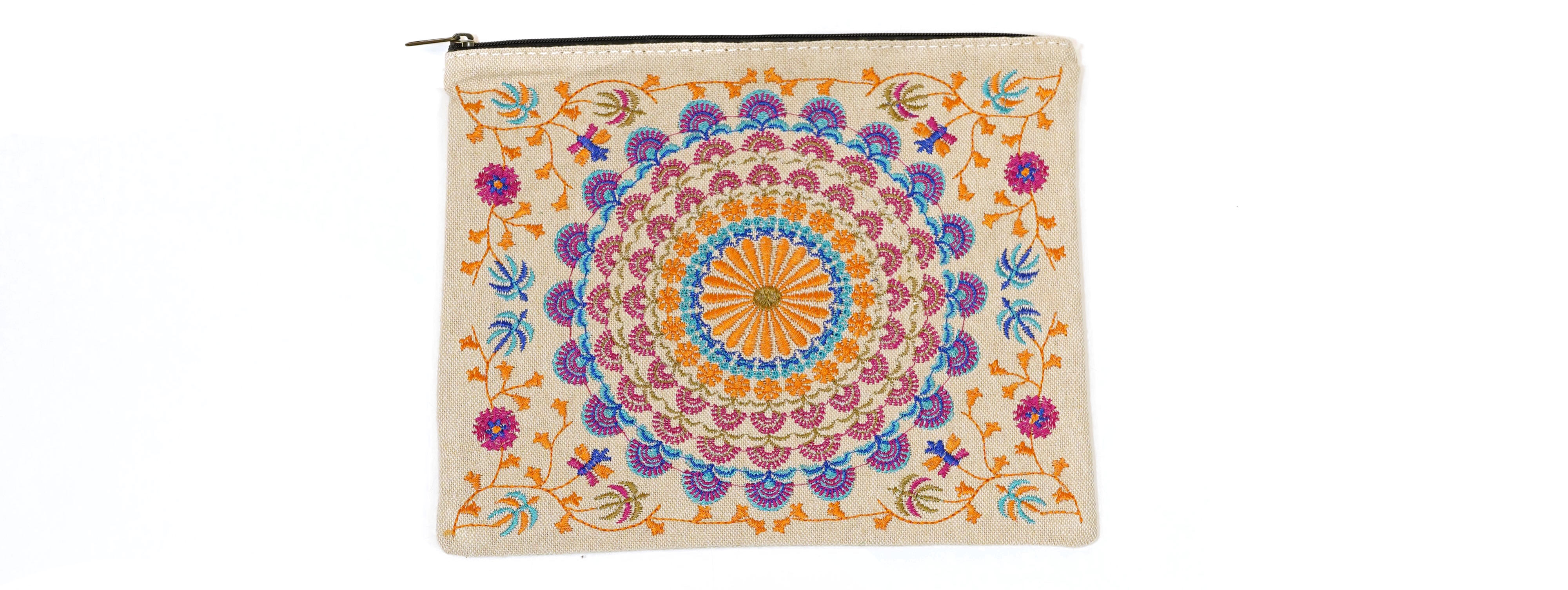 Pochette en toile de coton brodée