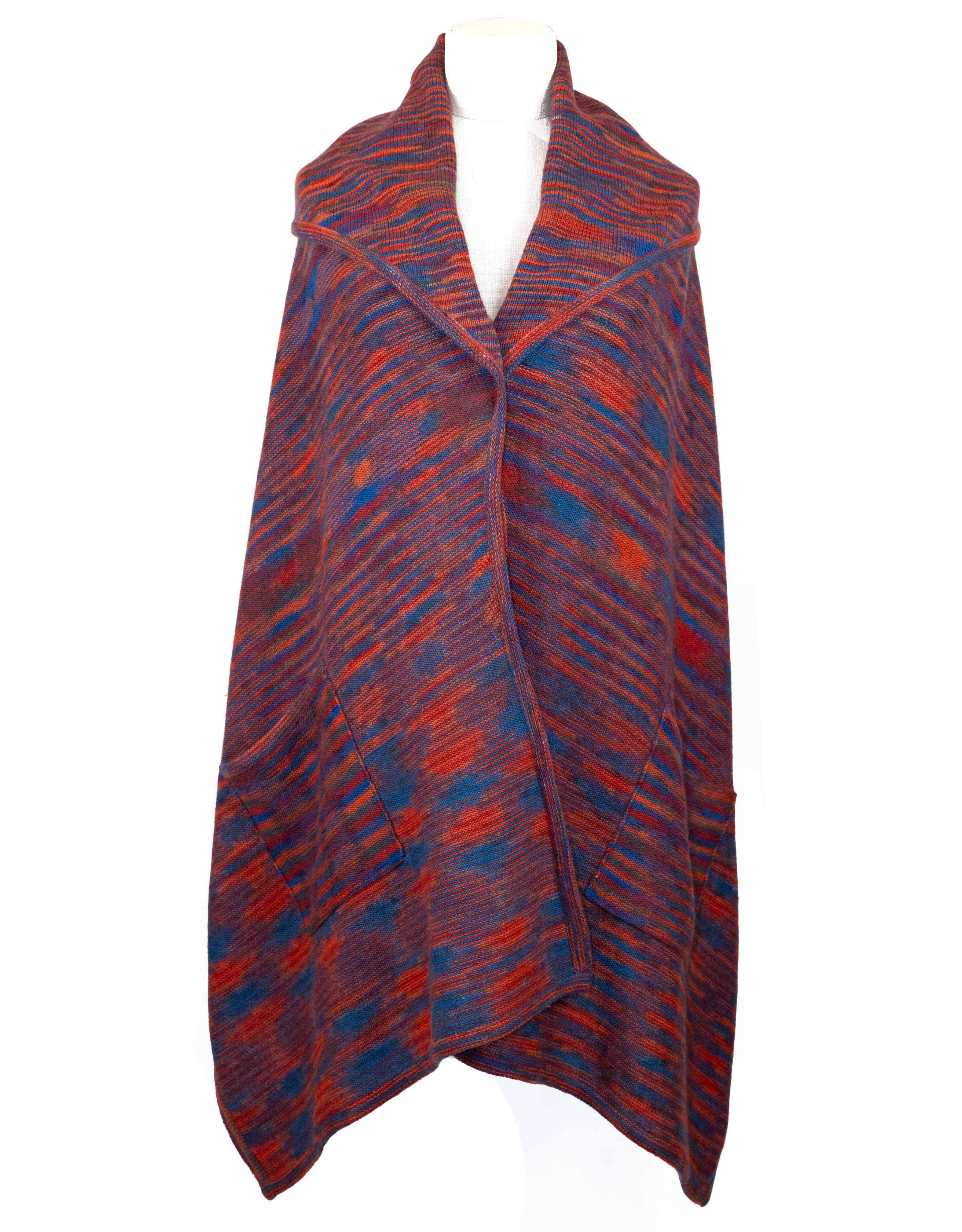 Cape tricotée multicolore en laine