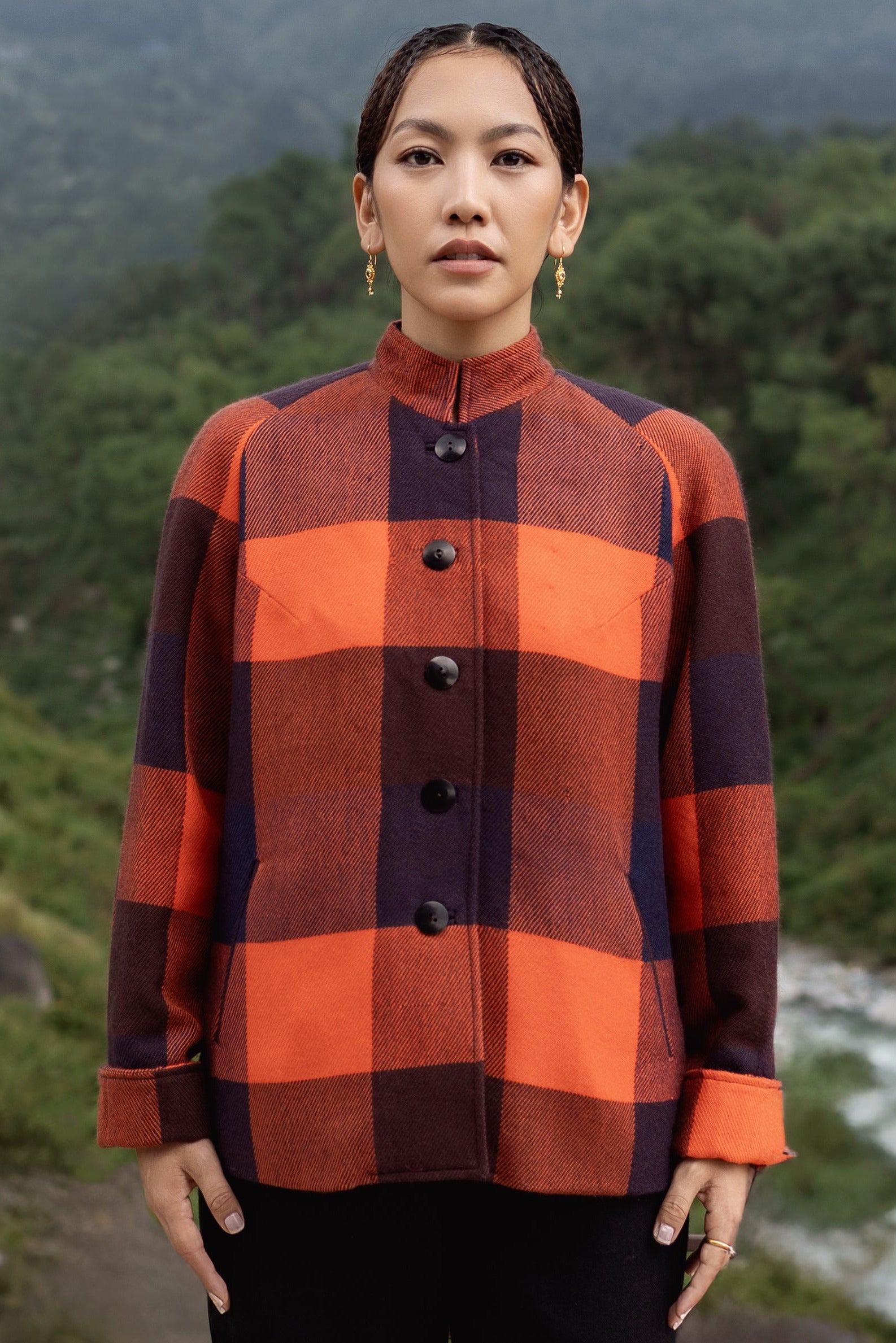 Manteau court à carreaux en laine